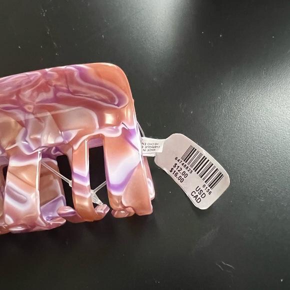 NWT Urban Outfitters Claw Clip - Picture 3 of 3